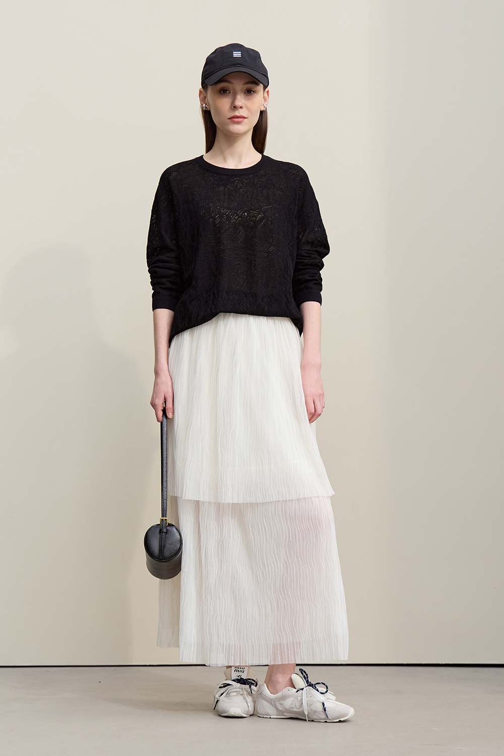 Round Neck Jacquard Knit Sweater