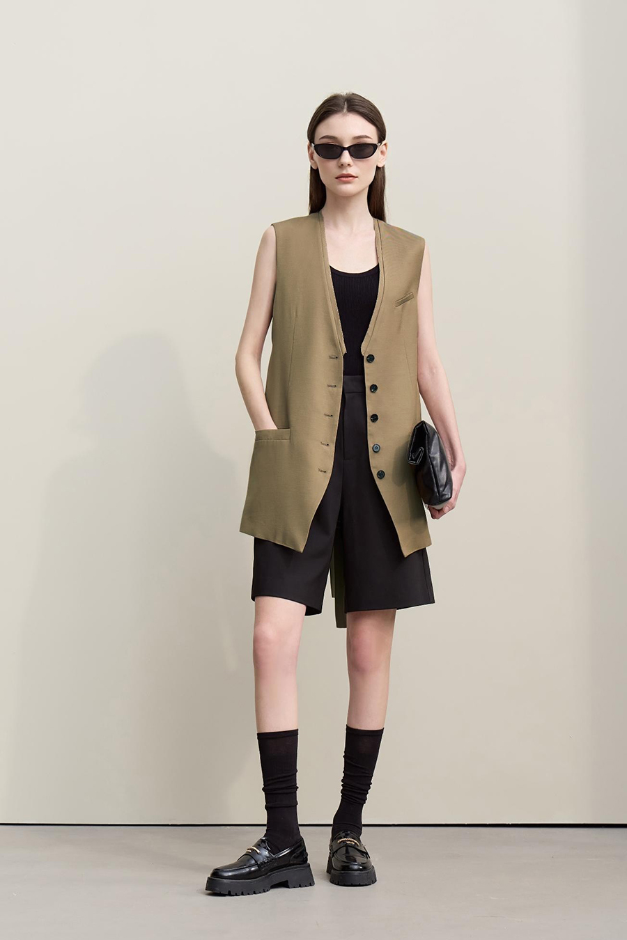 V-neck mid-length waistcoat|AMII
