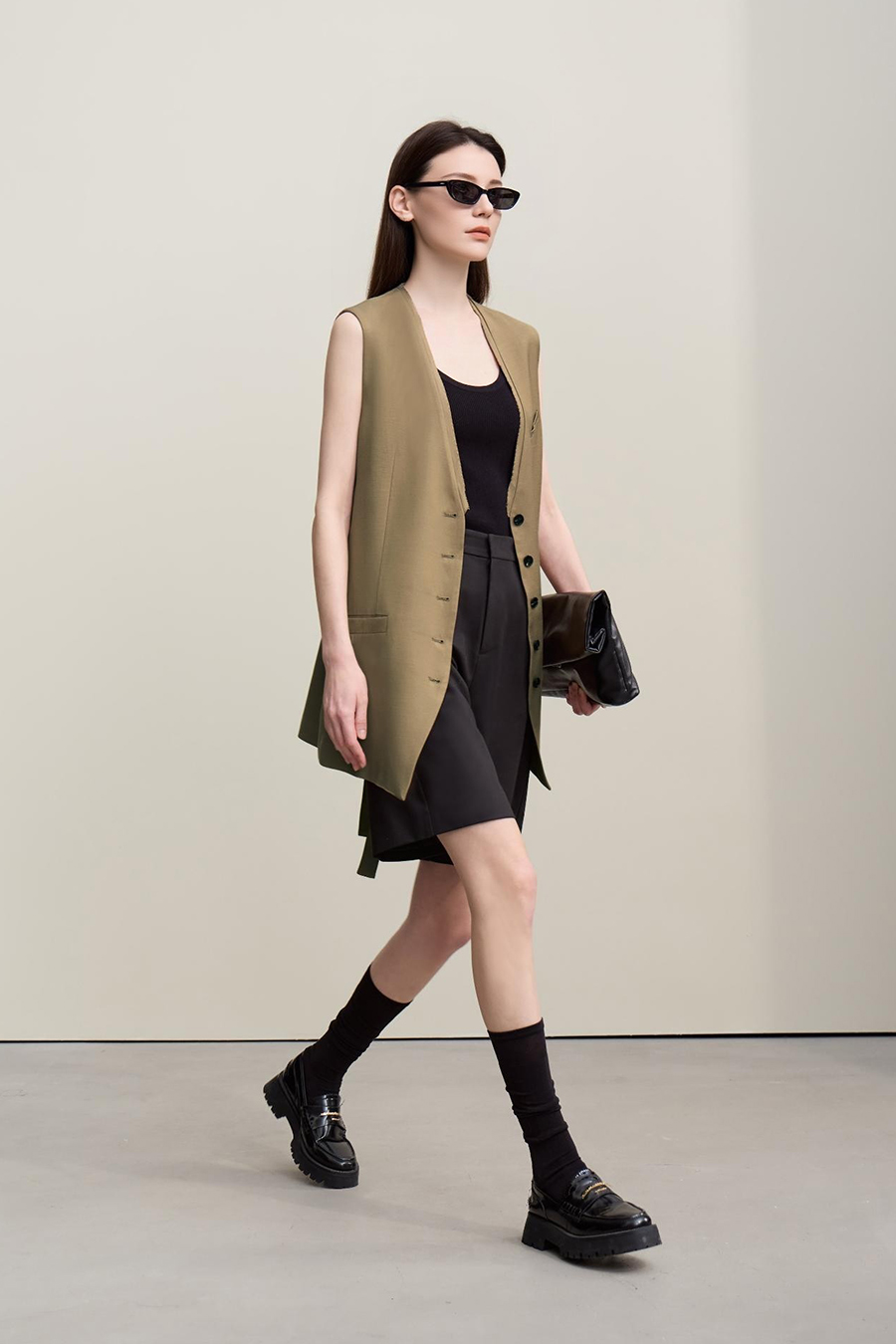 V-neck mid-length waistcoat|AMII