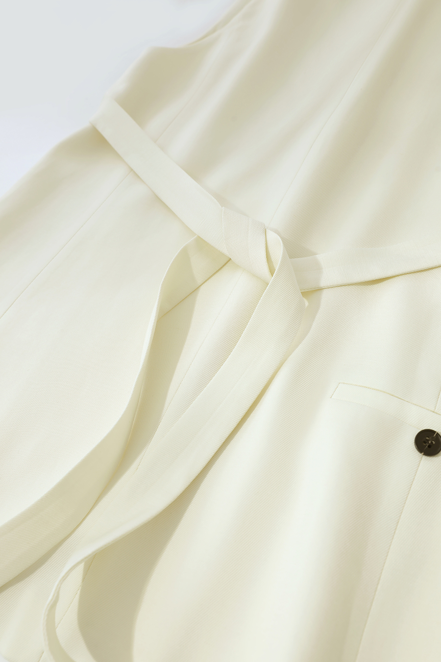 V-neck mid-length waistcoat|AMII
