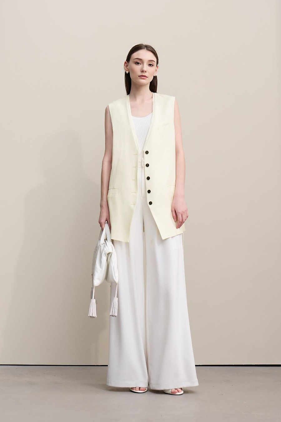 V-neck mid-length waistcoat|AMII