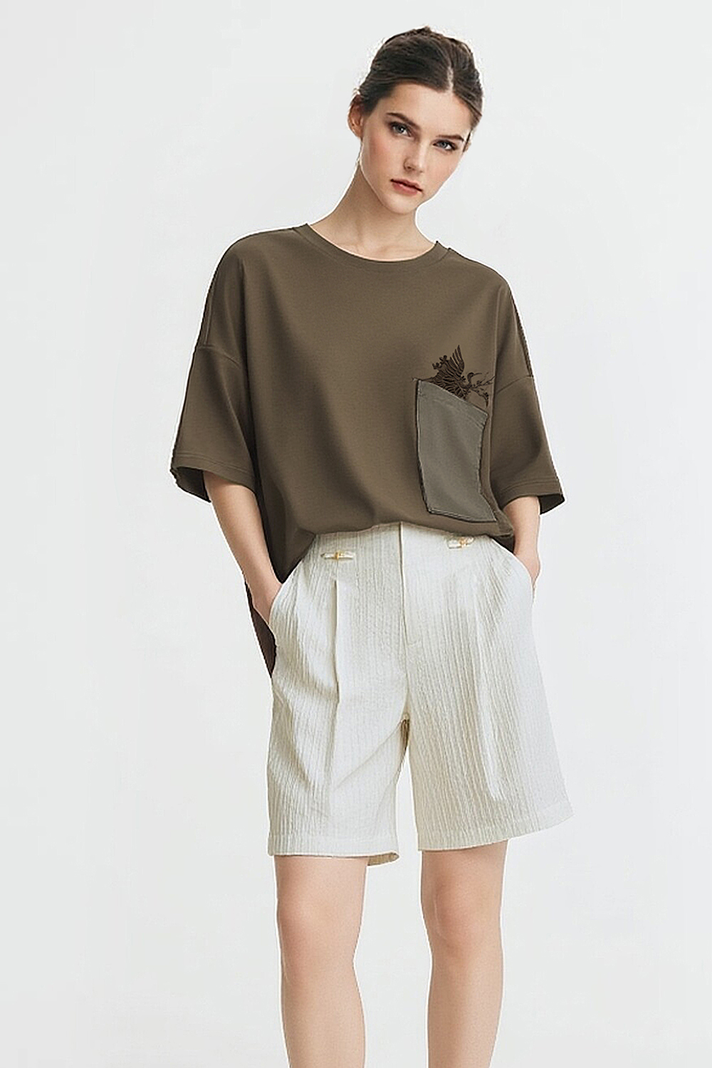 Satin Patch Pocket Embroidered T-Shirt|AMII