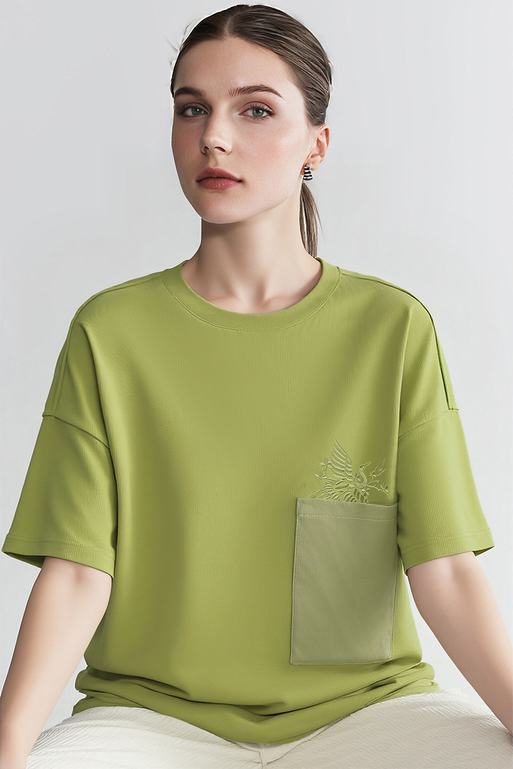 Satin Patch Pocket Embroidered T-Shirt|AMII
