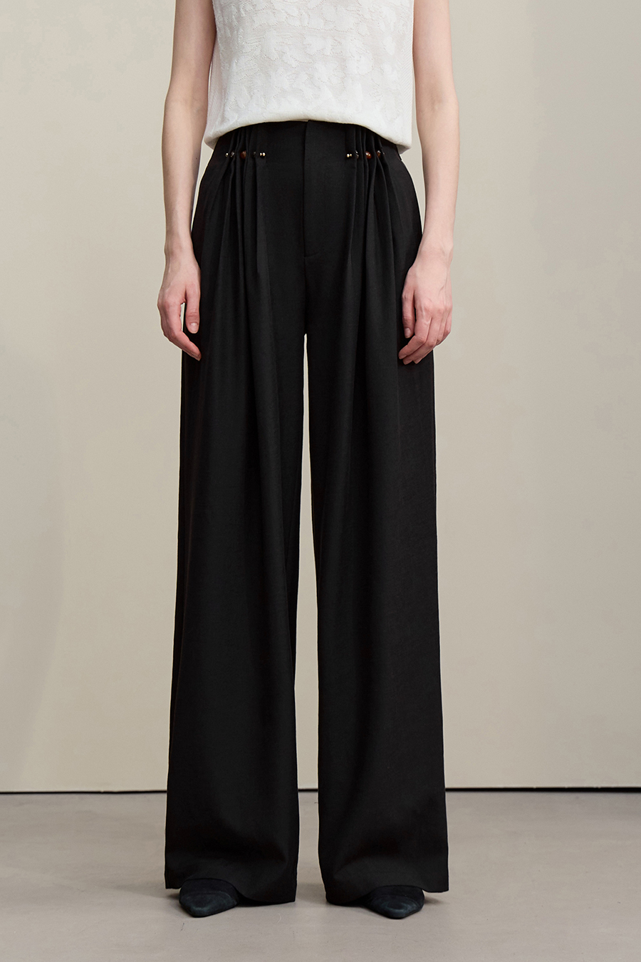 Beaded Brooch Casual Pants