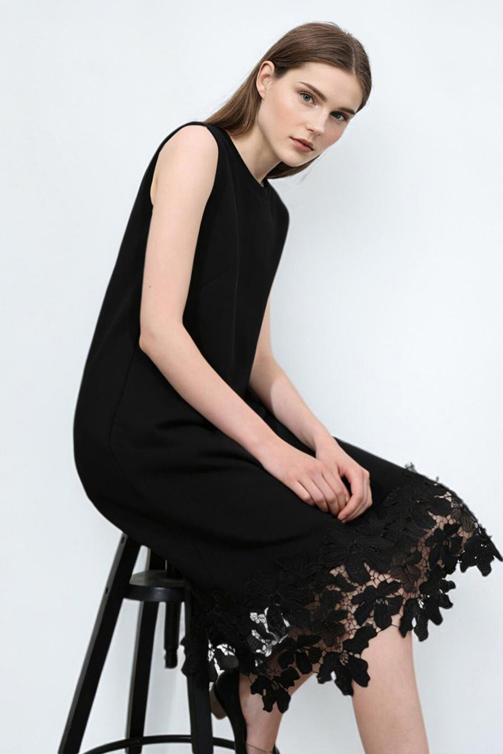 Lace Spliced Crew Neck Dress