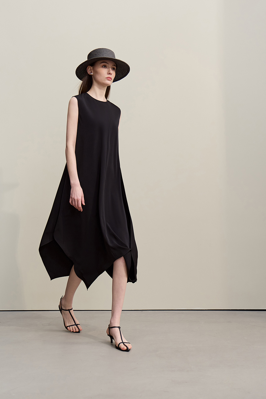 Irregular Gathered Dress|AMII