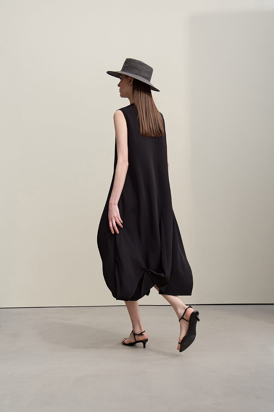 Irregular Gathered Dress|AMII
