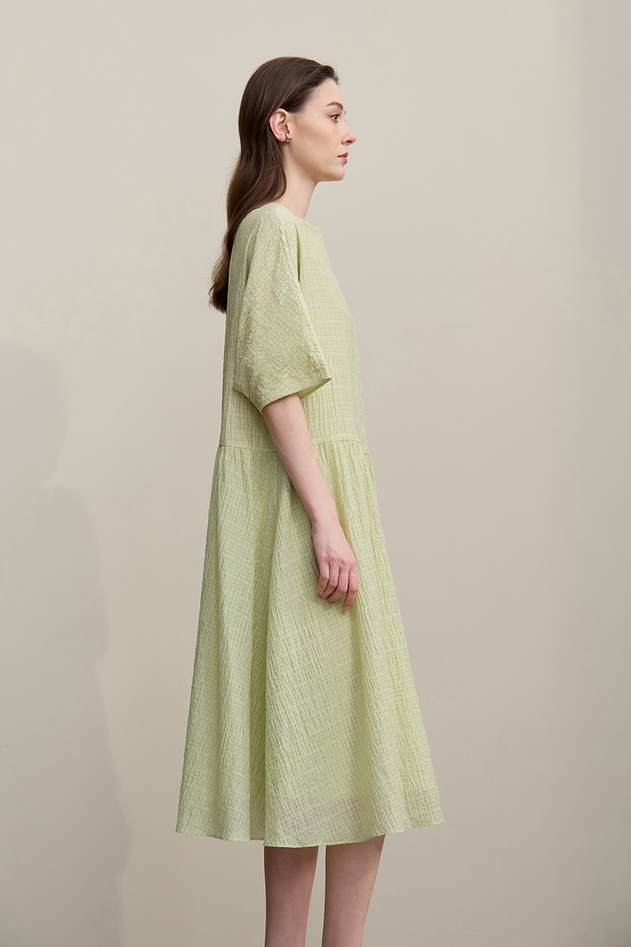 Off-the-Shoulder Three-Quarter Sleeve Dress|AMII