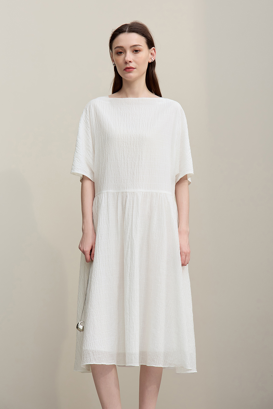 Off-the-Shoulder Three-Quarter Sleeve Dress|AMII
