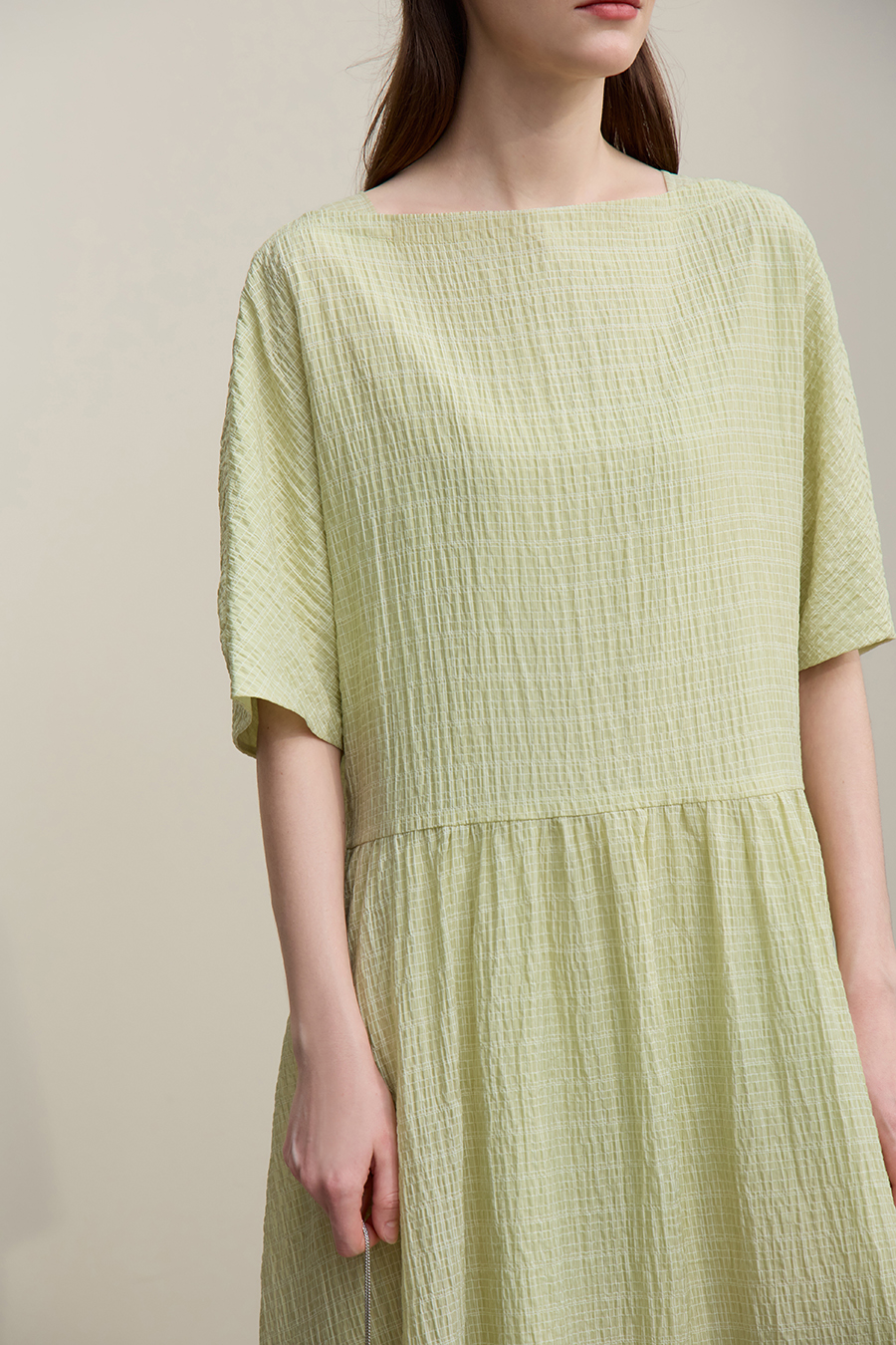 Off-the-Shoulder Three-Quarter Sleeve Dress|AMII