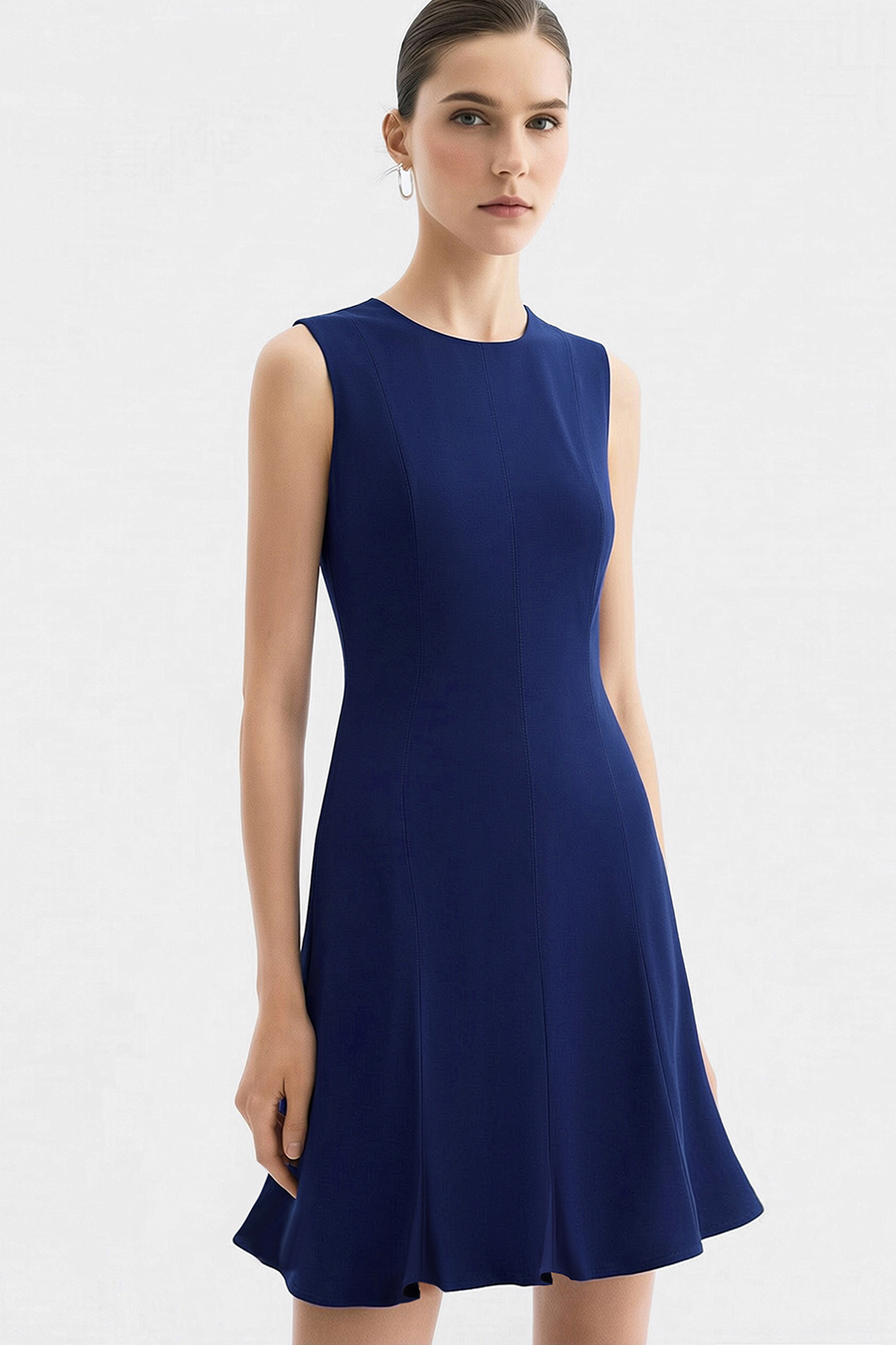 Round Neck Sleeveless Dress|AMII