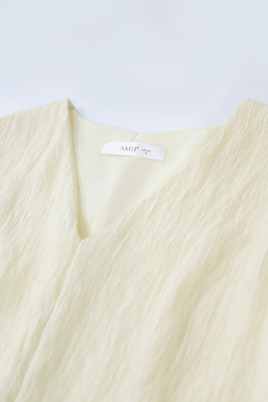 V-Neck Tie Dress|AMII