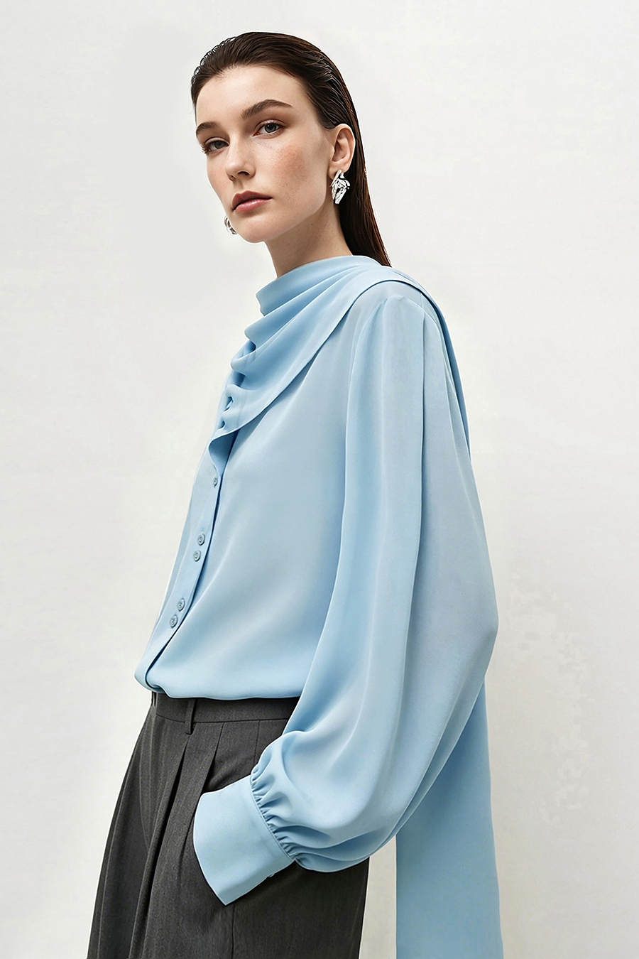 V-neck Chiffon Blouse with Ribbons | AMII