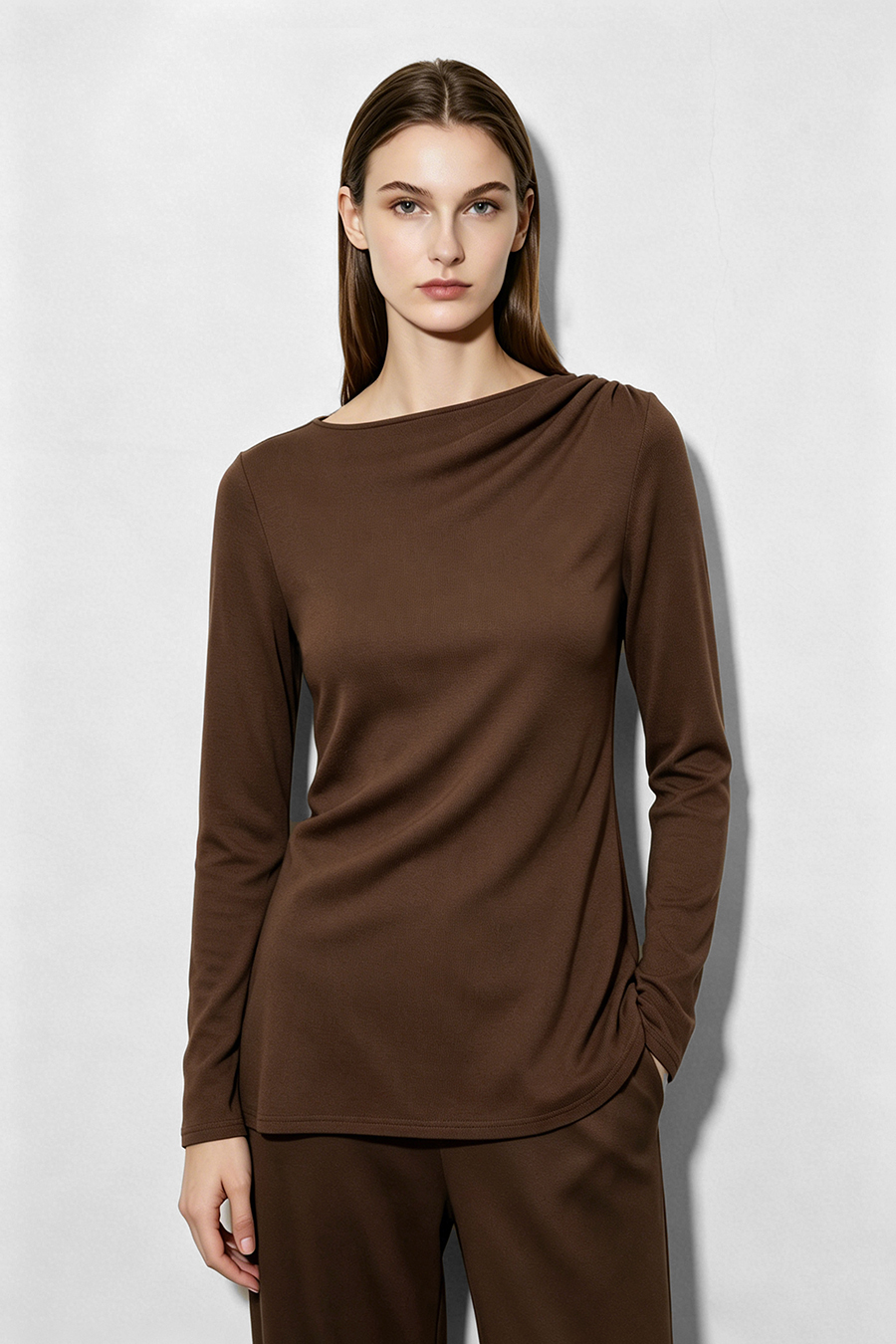 Off-Shoulder Ruched Tee | AMII