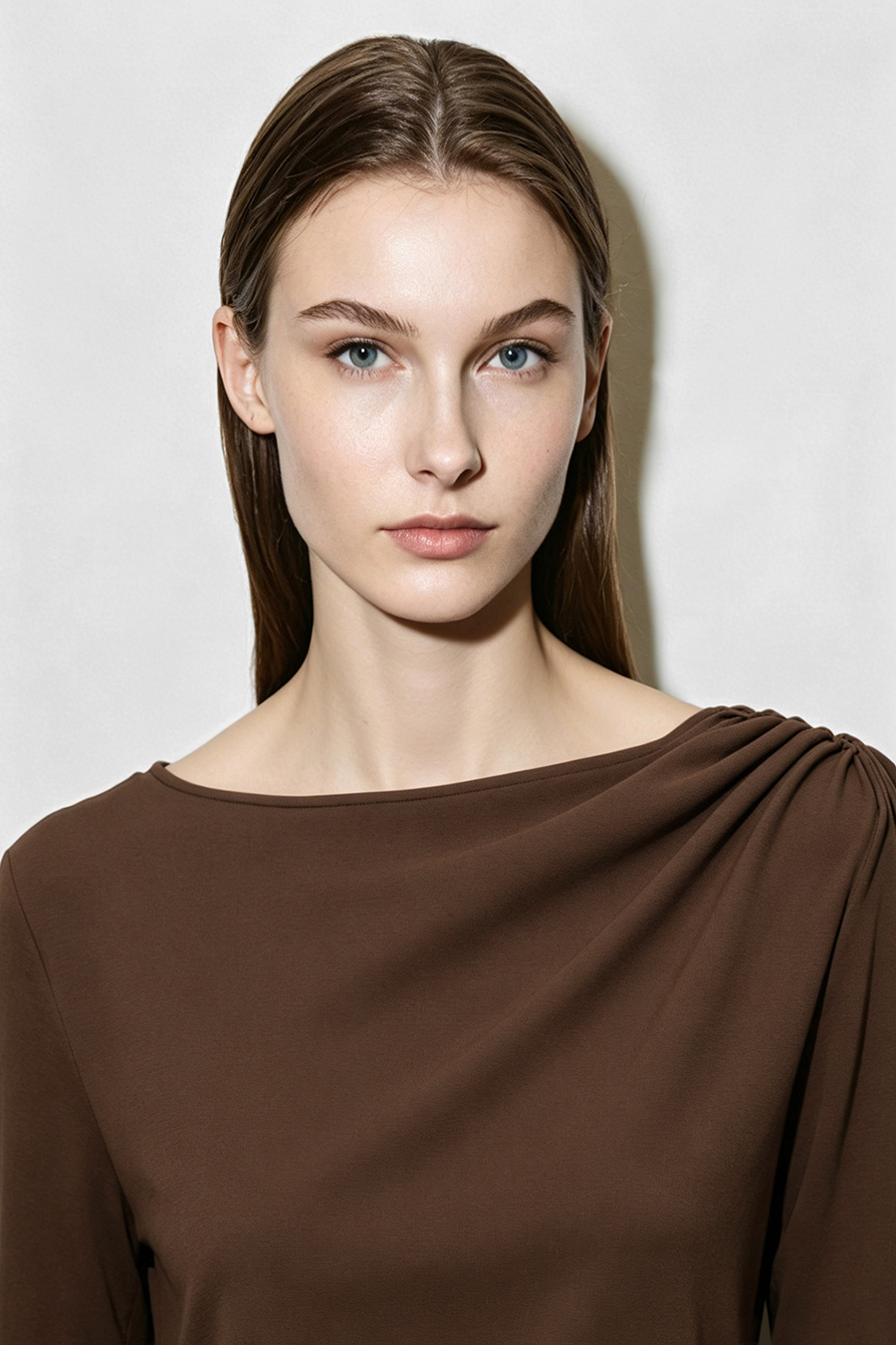 Off-Shoulder Ruched Tee | AMII