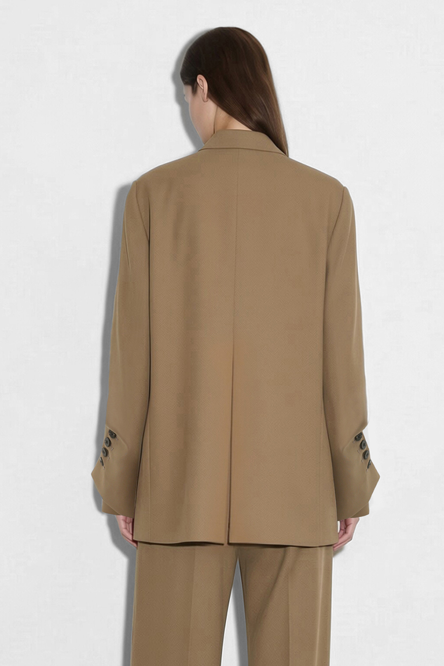 V‑neck wide‑shoulder loose suit|AMII