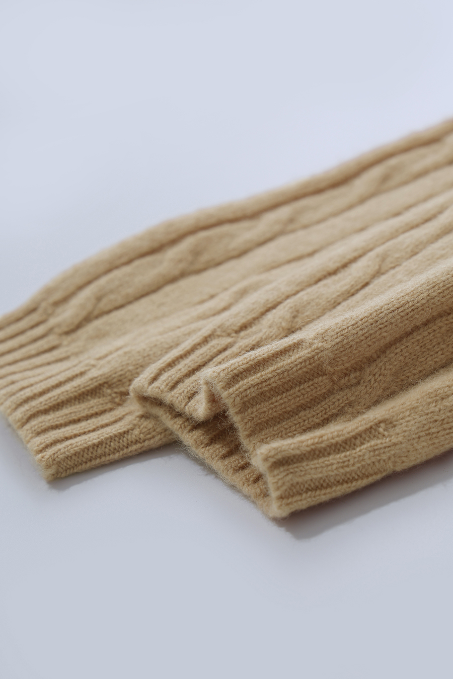 100% Wool Cable Knit Sweater | AMII