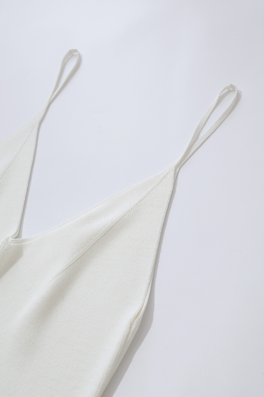 Rib V-Neck Knit Camisole | AMII