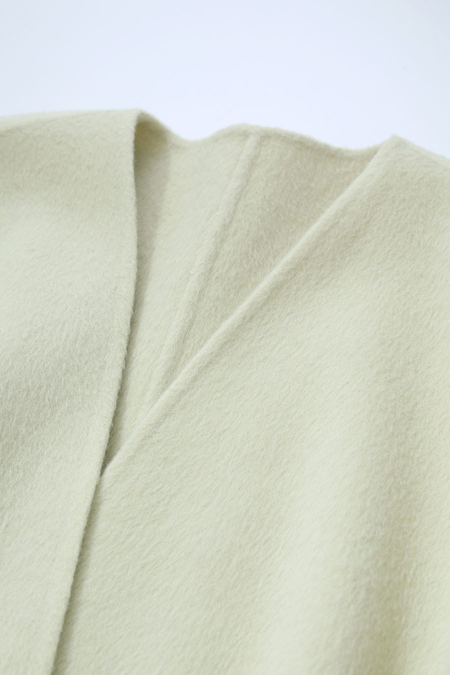 V-Neck All-Wool Double-Faced Coat|AMII