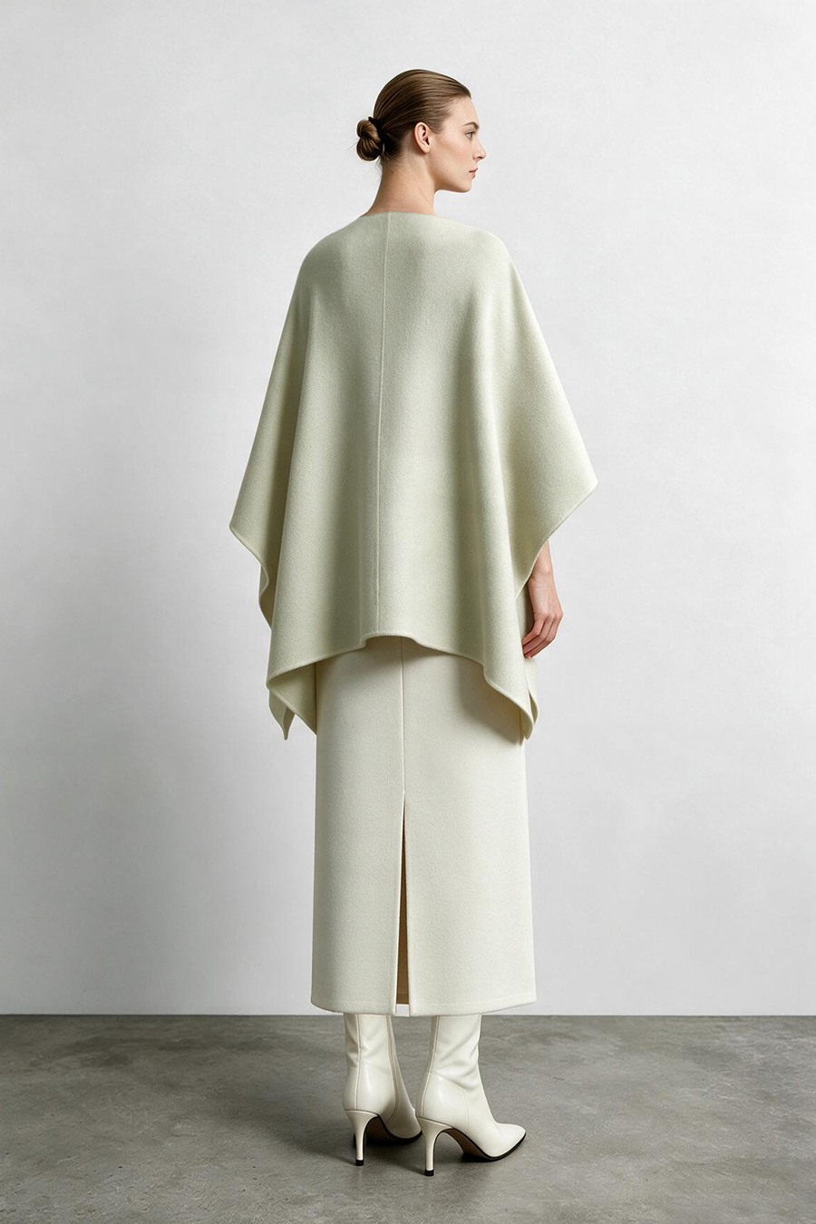 V-Neck All-Wool Double-Faced Coat|AMII
