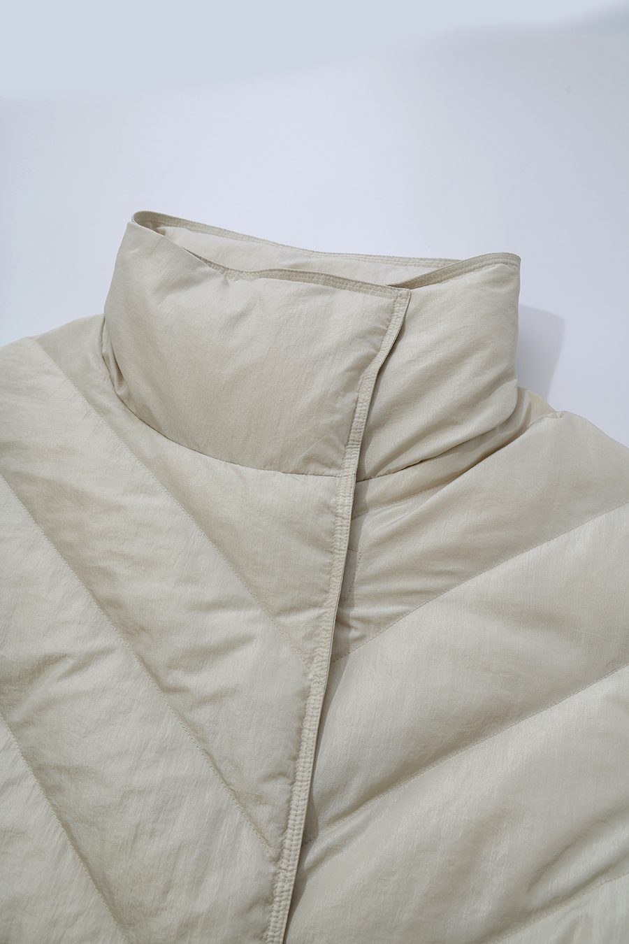Belted Down Jacket with Magnetic Closures|AMII