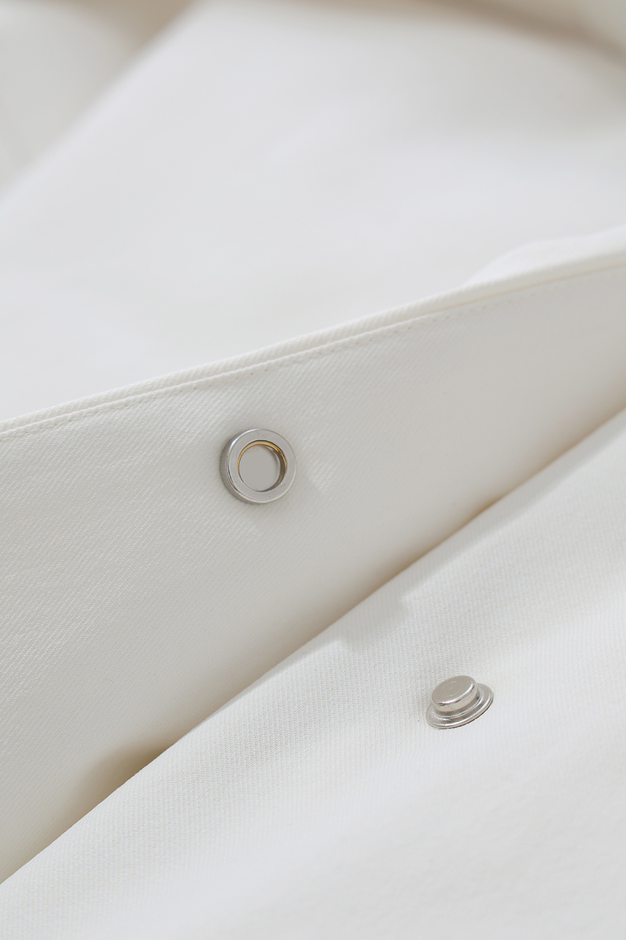 Belted Down Jacket with Buckle Closure|AMII