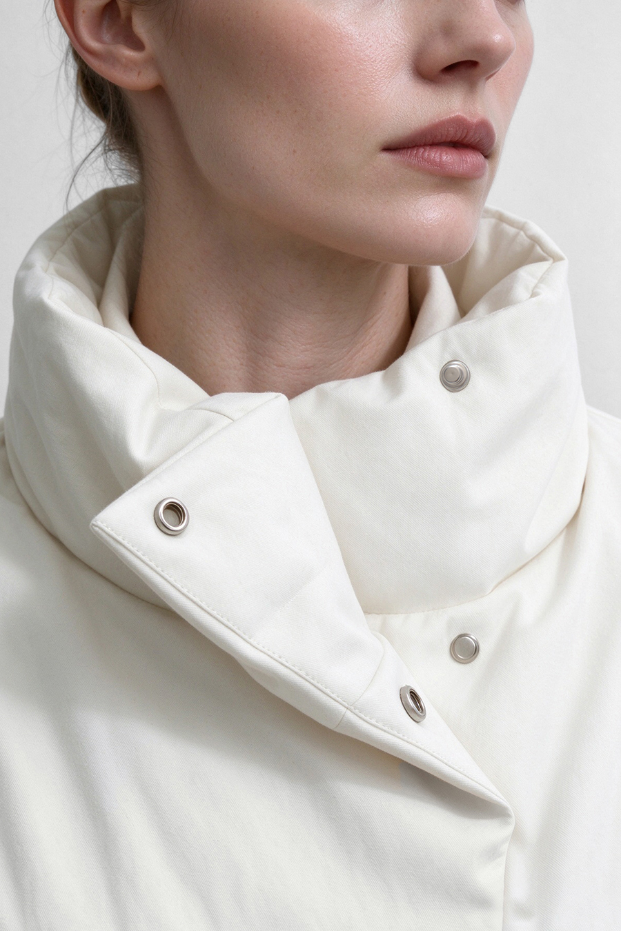 Belted Down Jacket with Buckle Closure|AMII