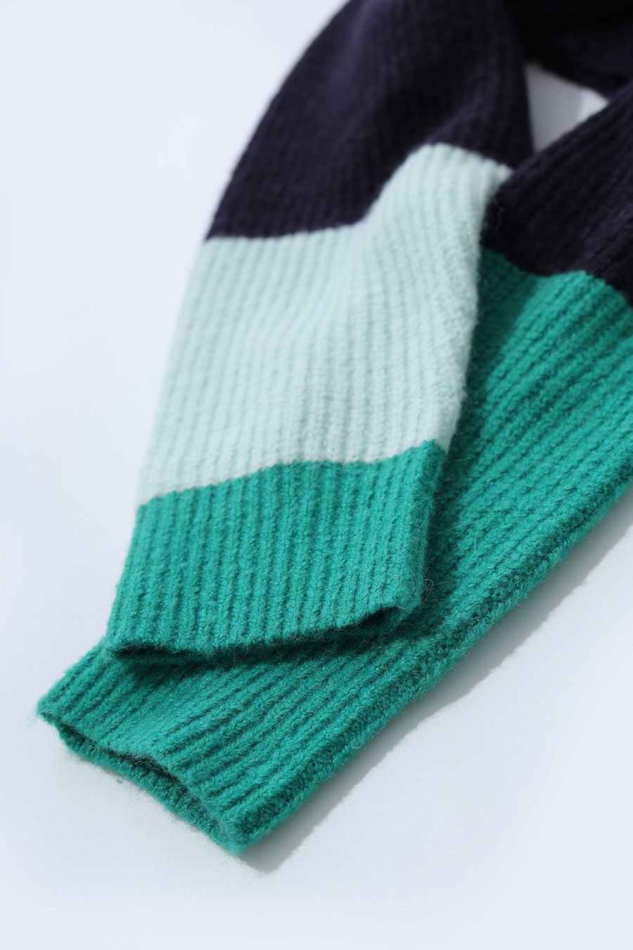 Turtleneck Asymmetric Color-Block Drop-Shoulder Sweater|AMII