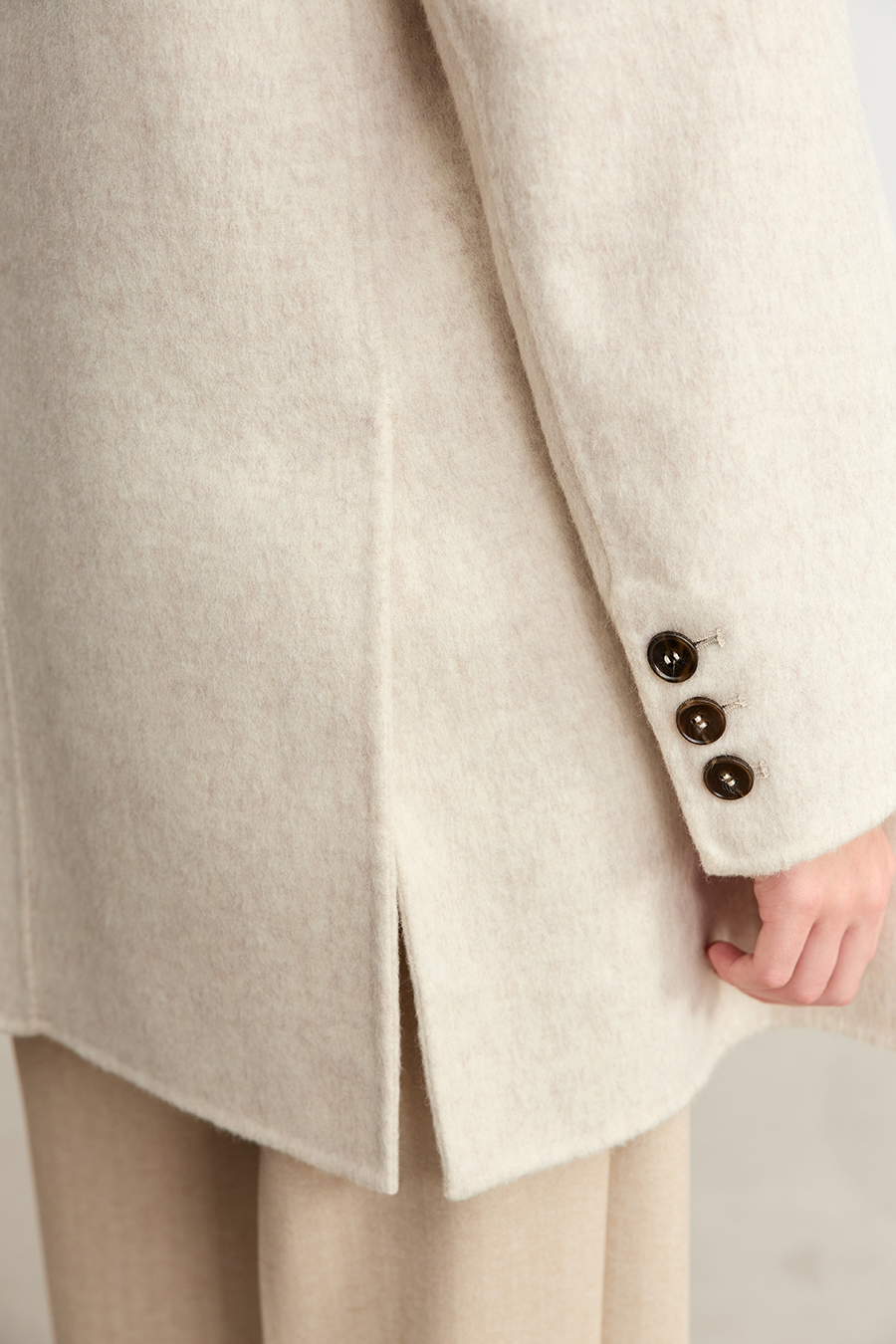 Slit All - Wool Double - faced Fabric|AMII-AMII.com