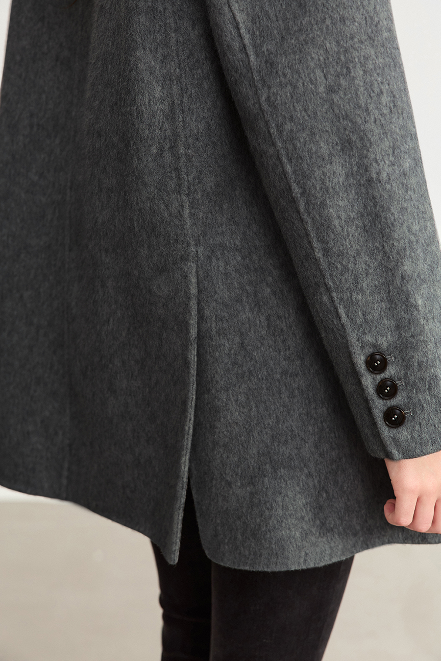 Slit All - Wool Double - faced Fabric|AMII-AMII.com