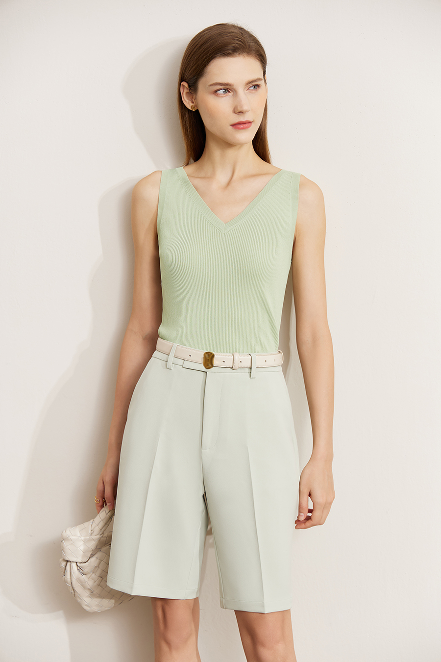 V-Neck Ribbed Knit Camisole|AMII-AMII.com