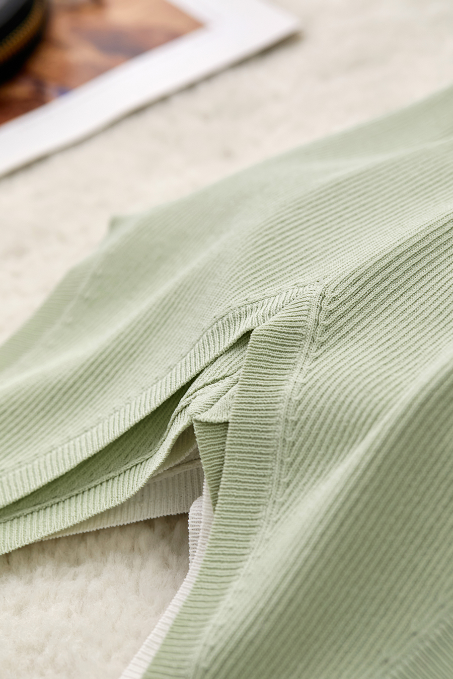 V-Neck Ribbed Knit Camisole|AMII-AMII.com