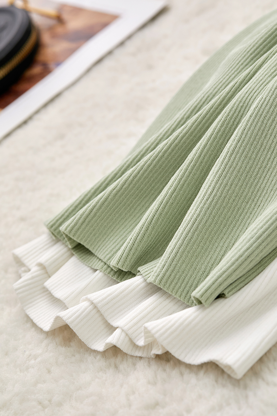 V-Neck Ribbed Knit Camisole|AMII-AMII.com