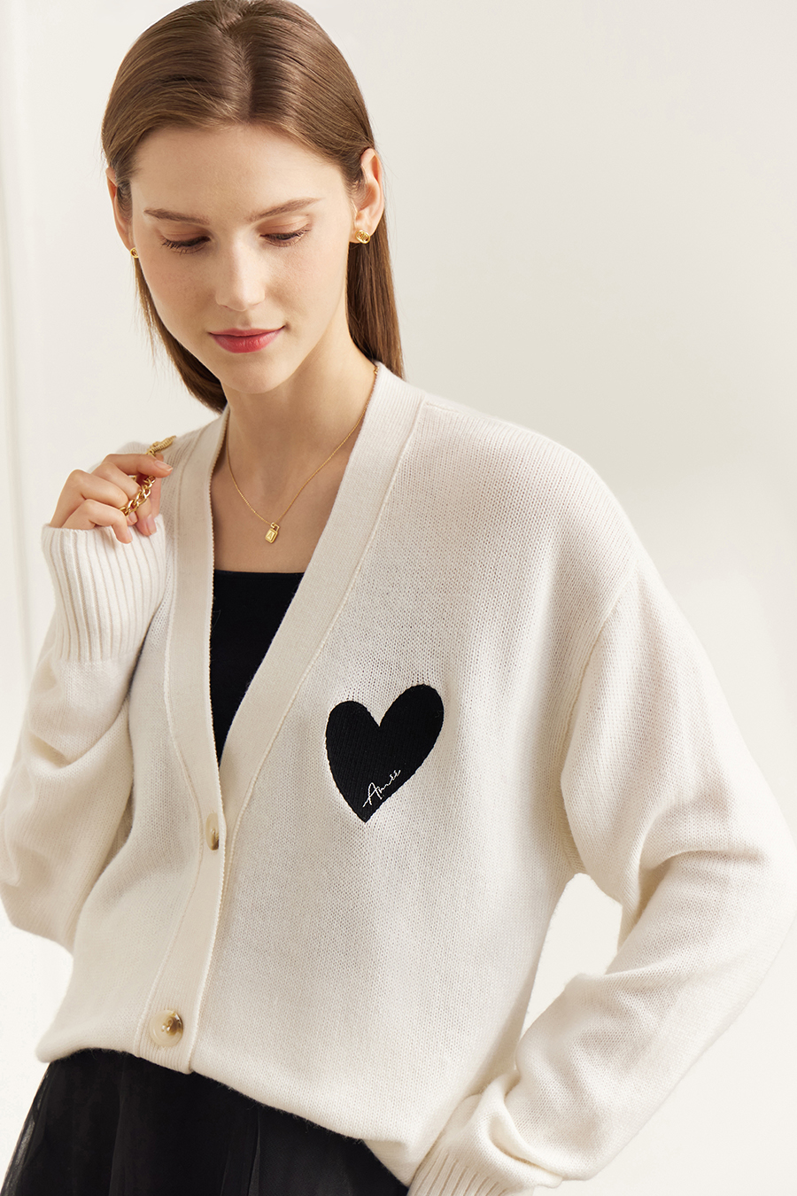 Embroidered V - Neck Knitted Cardigan|AMII-AMII.com