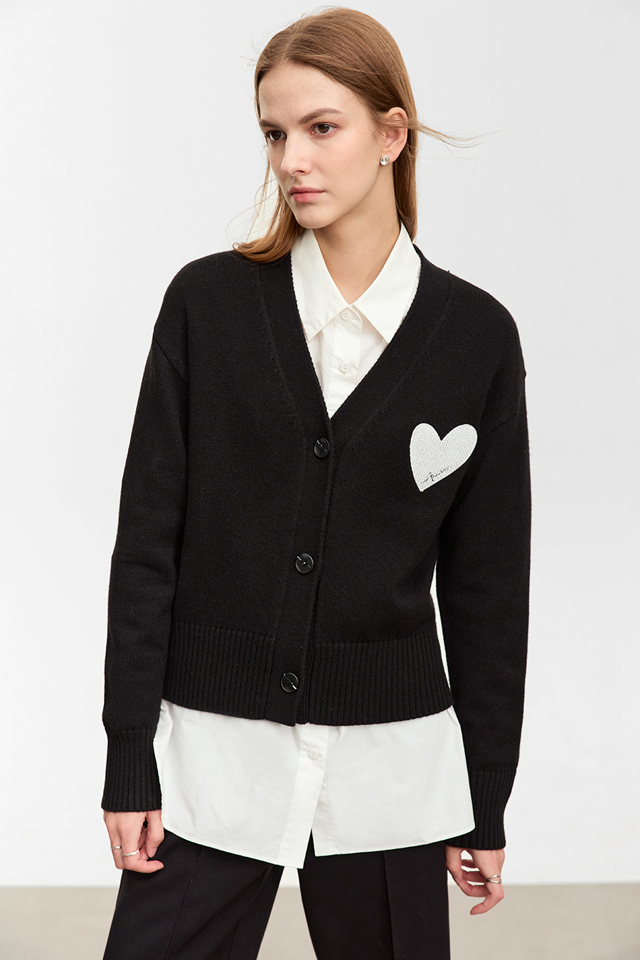 Embroidered V - Neck Knitted Cardigan|AMII-AMII.com