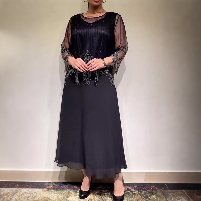 👗Елегантна едноцветна рокля с лъскав, прозрачен горен слой