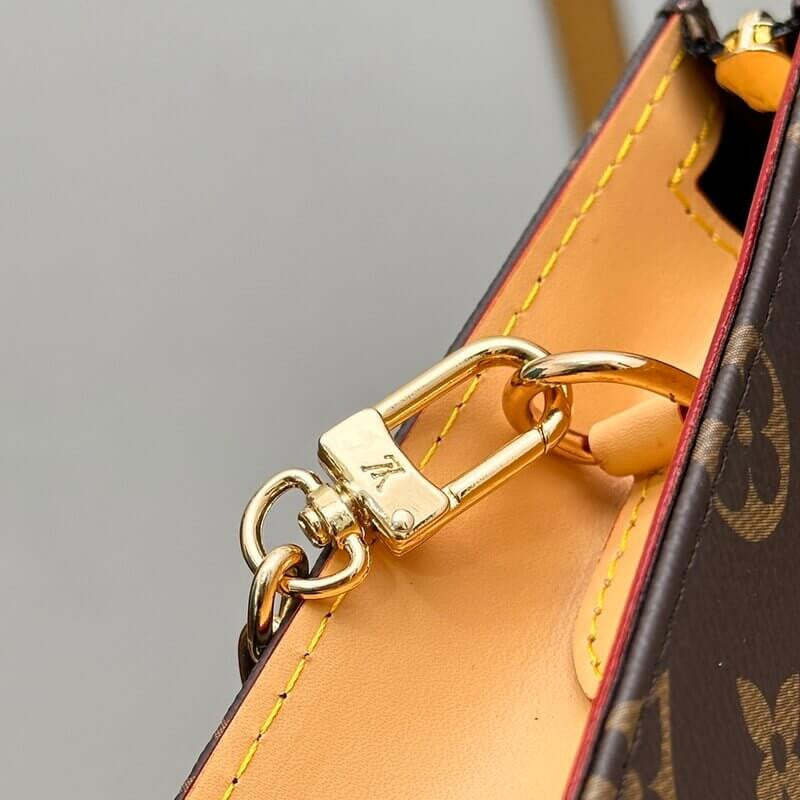 Louis Vuitton Toiletry Pouch On Chain M81412