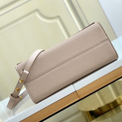 Louis Vuitton Twist MM M59070