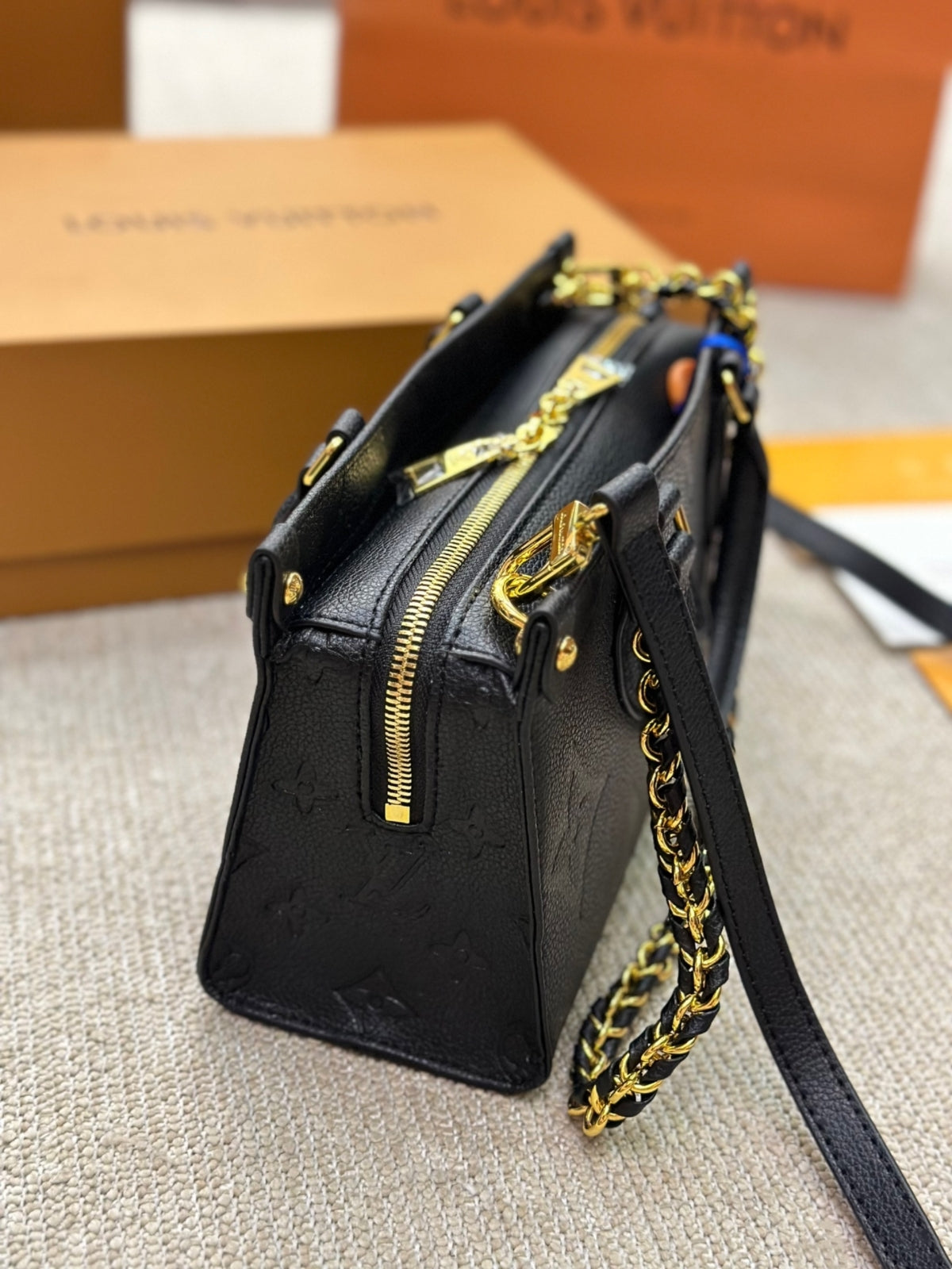 Louis Vuitton OnTheGo East West M23640
