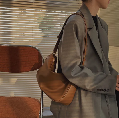 Messenger bag women's fashion solid color Korean style trendy all-match balck shoulder commuter bag