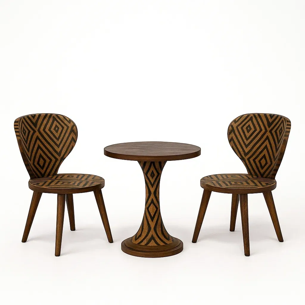 Ensemble bistrot avec table ronde en bois et 2 chaises à motifs géométriques