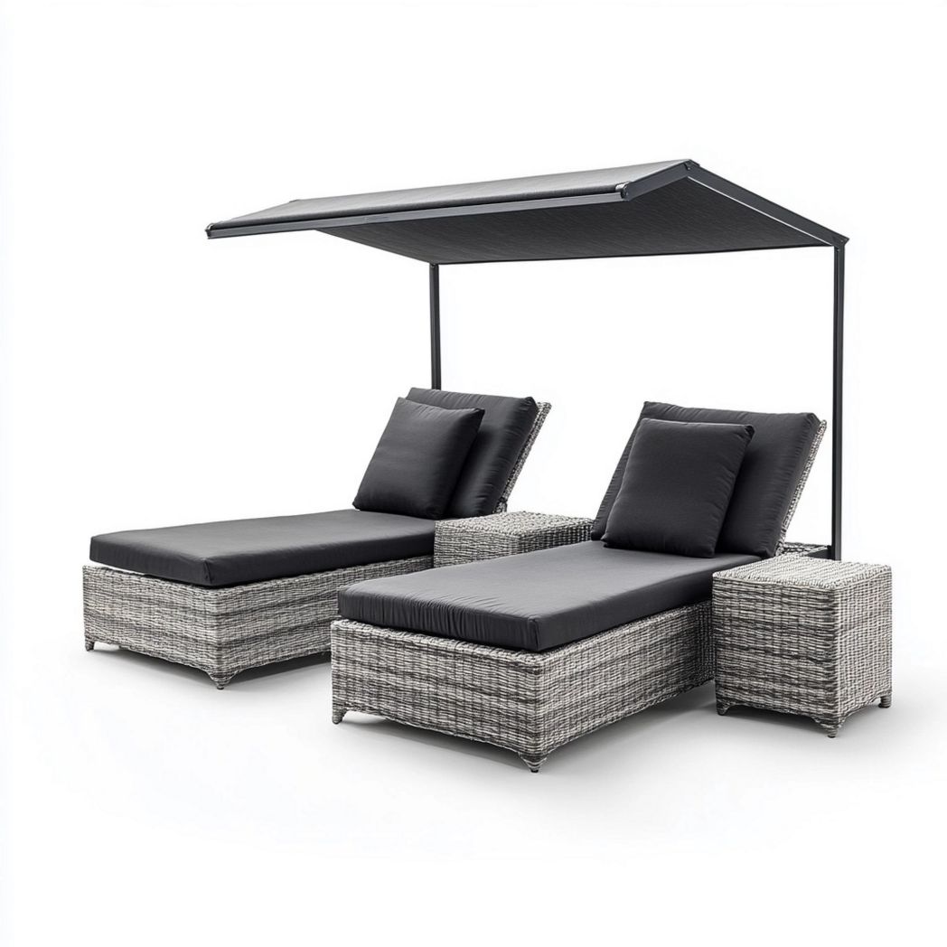 Set di Due Lettini Prendisole in Rattan Sintetico con Cuscini in Poliestere e Cappottina