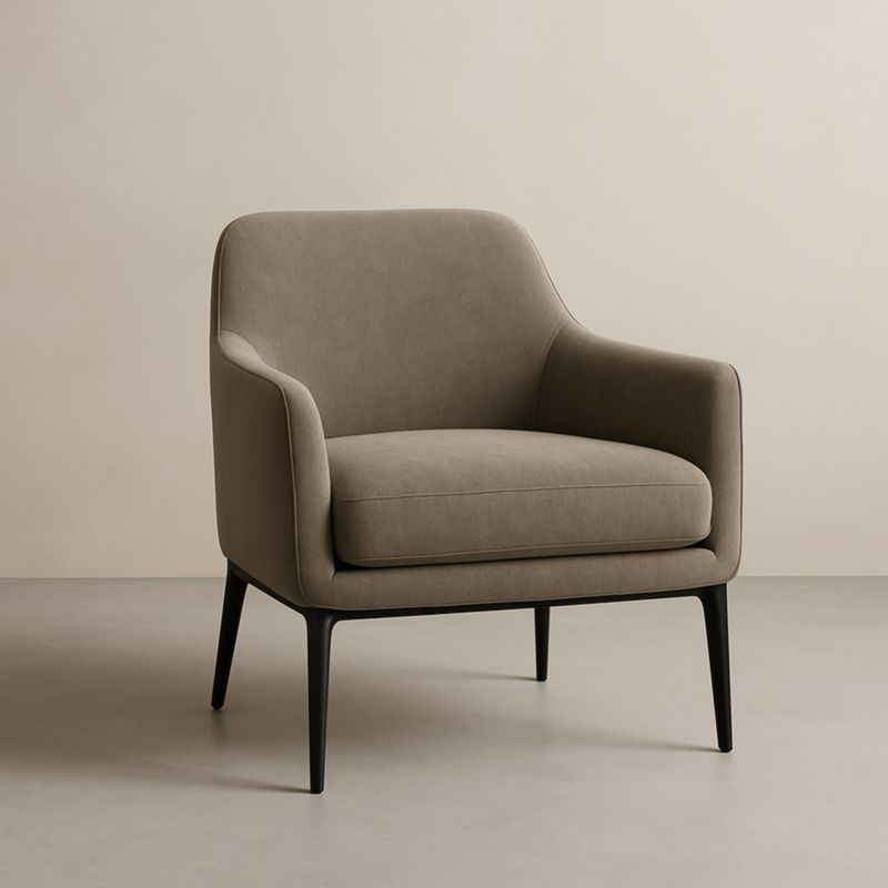 Poltrona in tessuto marrone con gambe in metallo