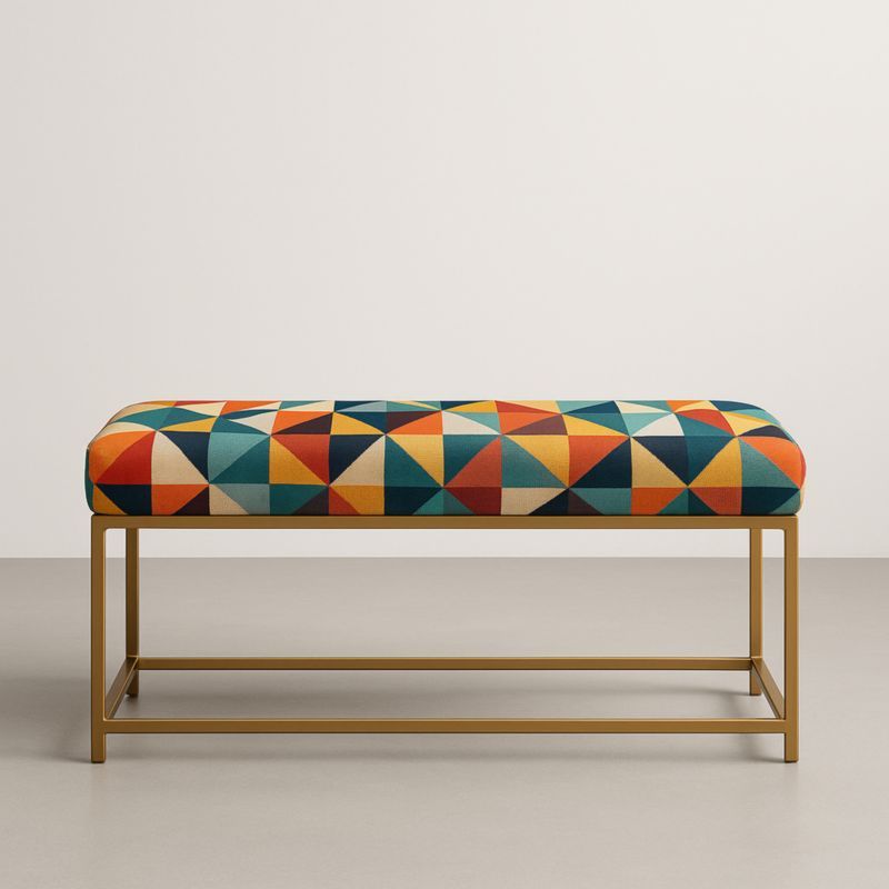 Panca geometrica in tessuto multicolore con struttura in metallo
