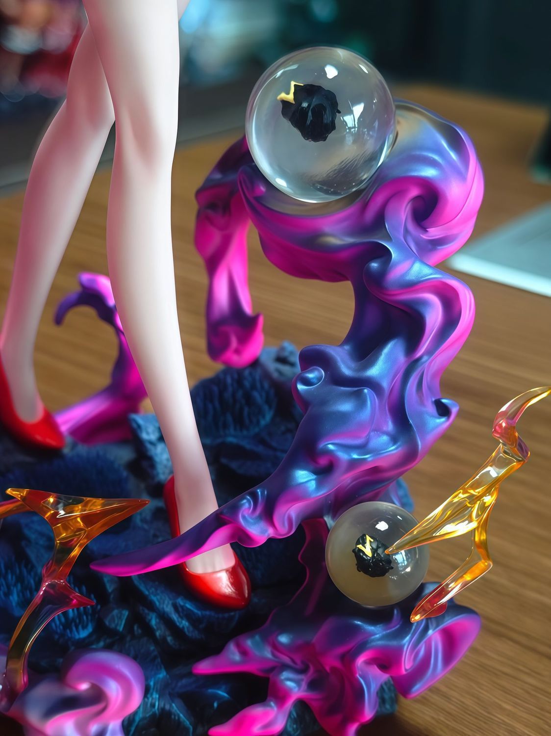 One Piece Onigashima Nami Statue