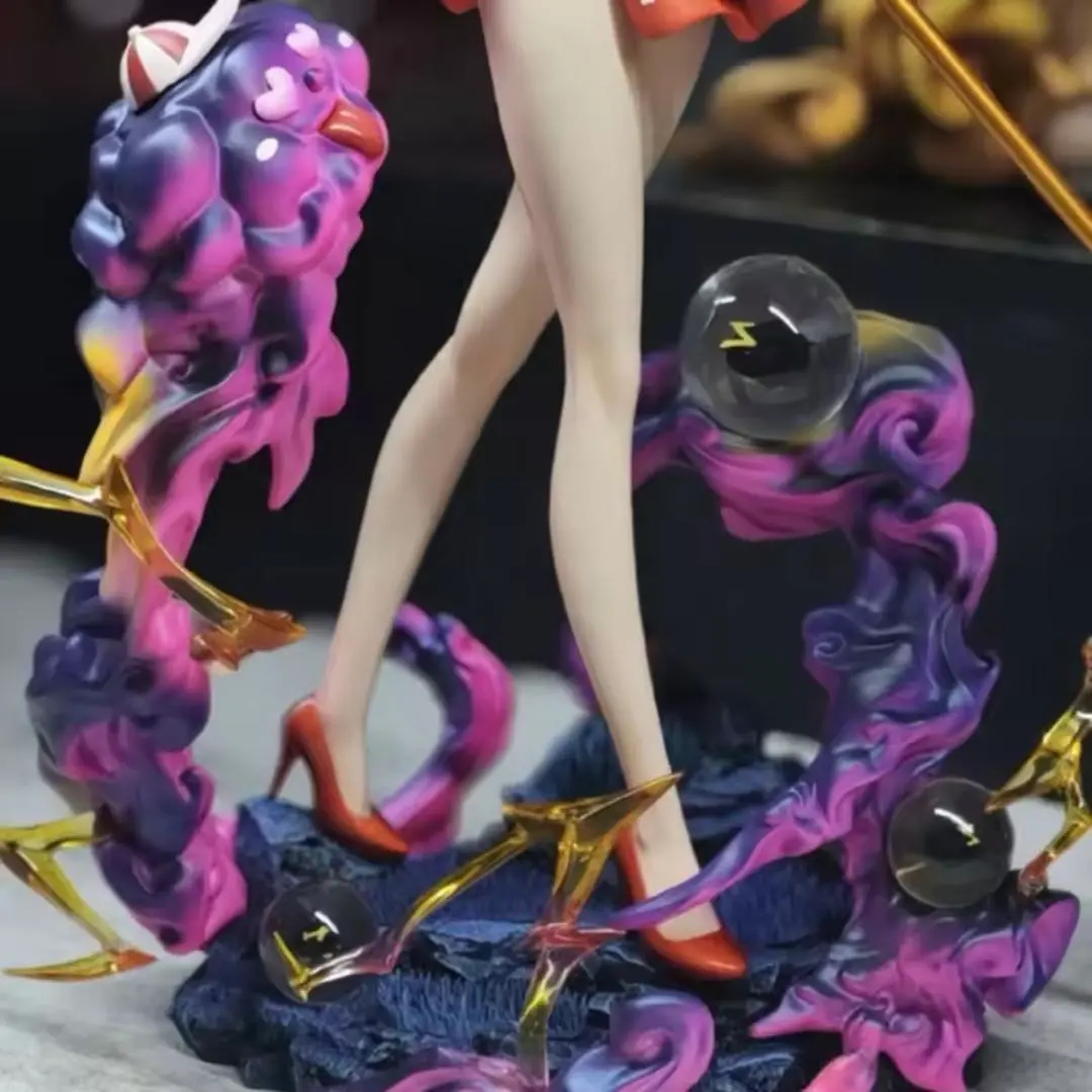 One Piece Onigashima Nami Statue