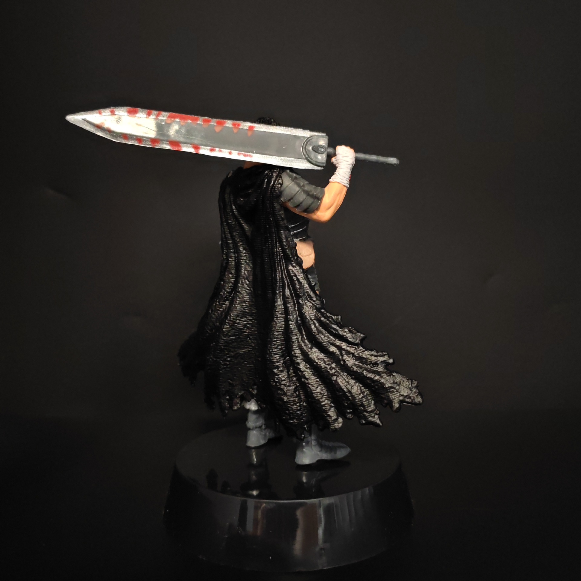 Berserk Guts Battle Damage Ver Figure