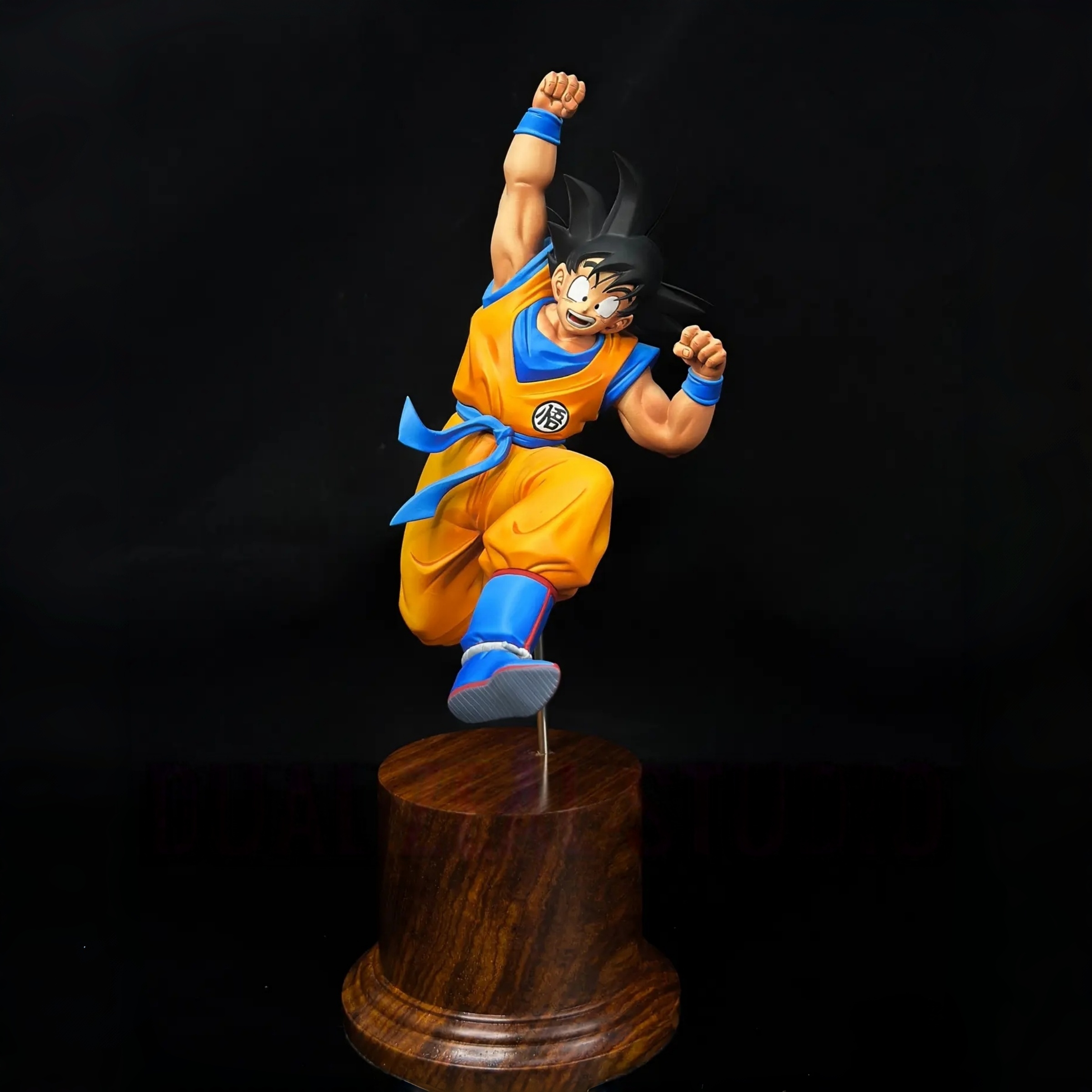 Dragon Ball Z Jumping Goku Statue