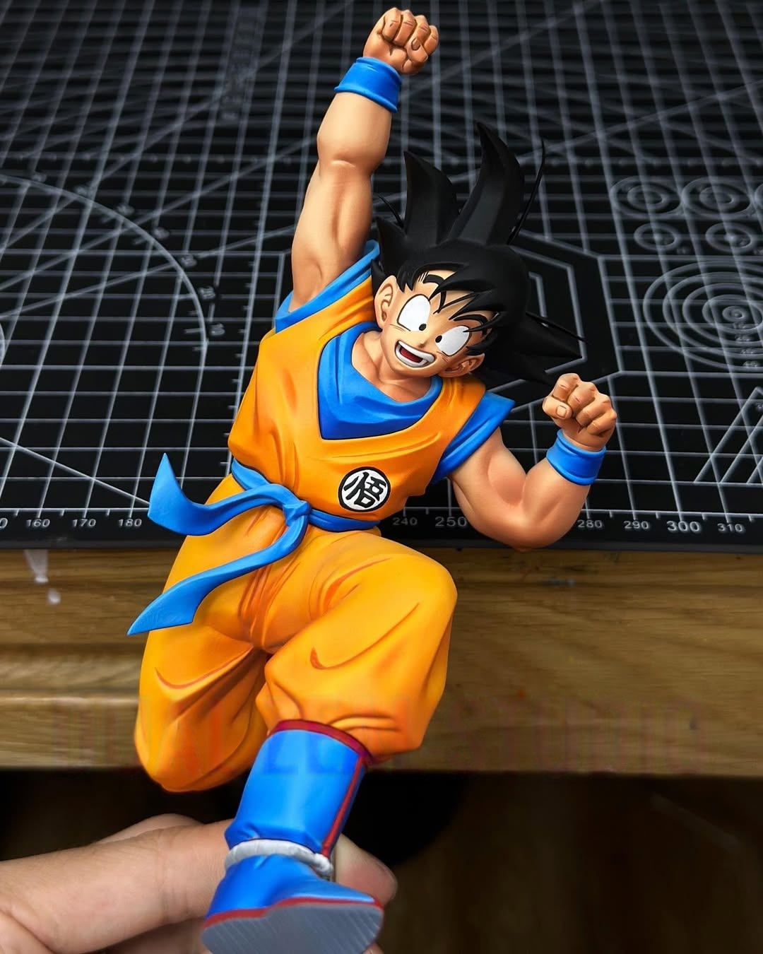 Dragon Ball Z Jumping Goku Statue