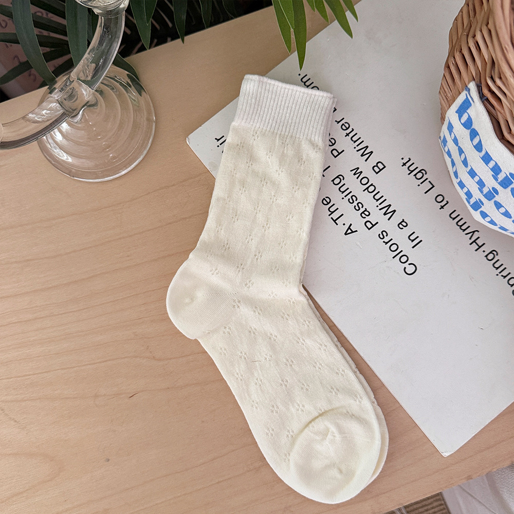 Blossom Twist Hair Clip: Effortless Floral Elegance for Every Look